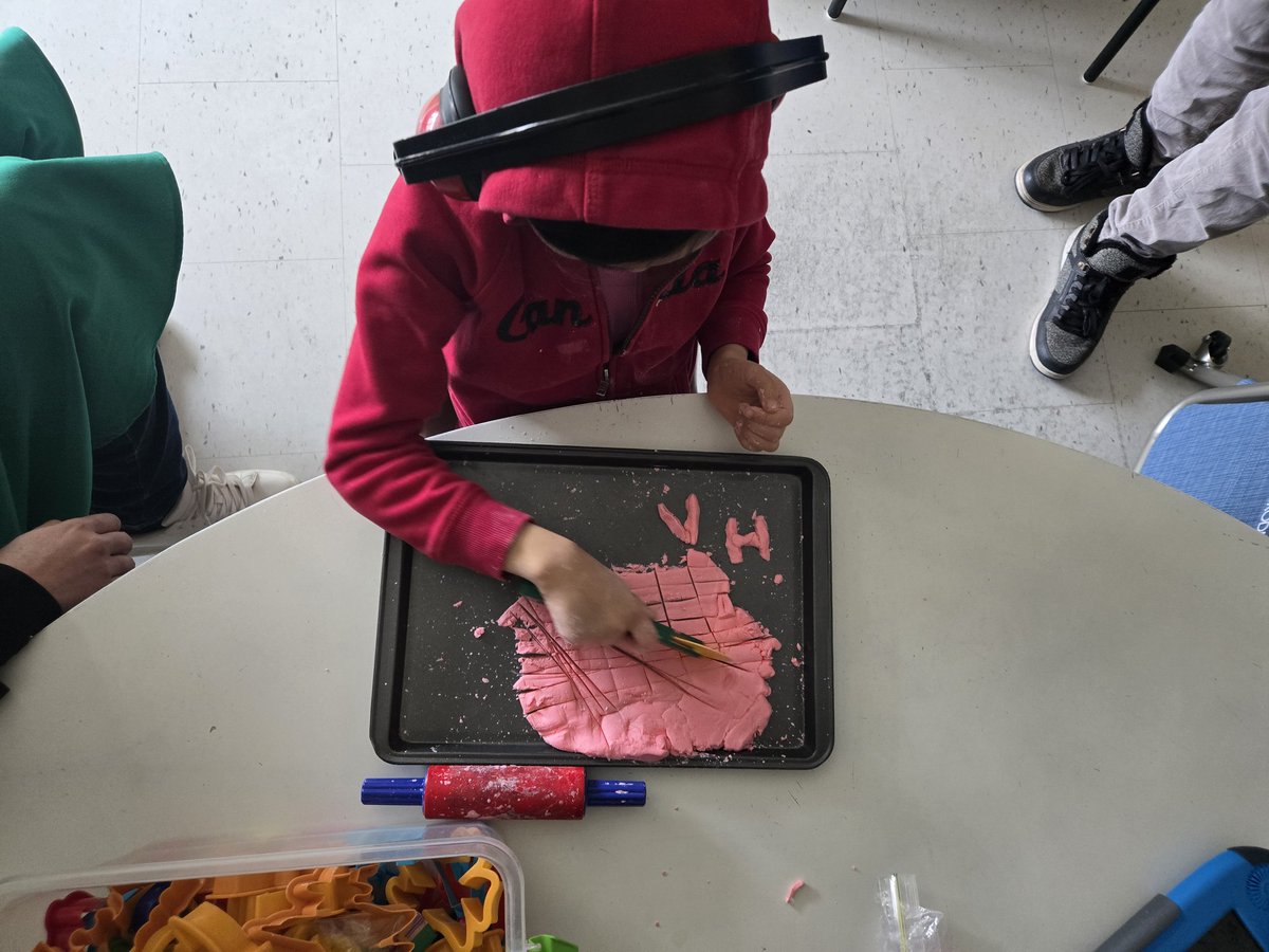 Mrs. Alexander tweet media