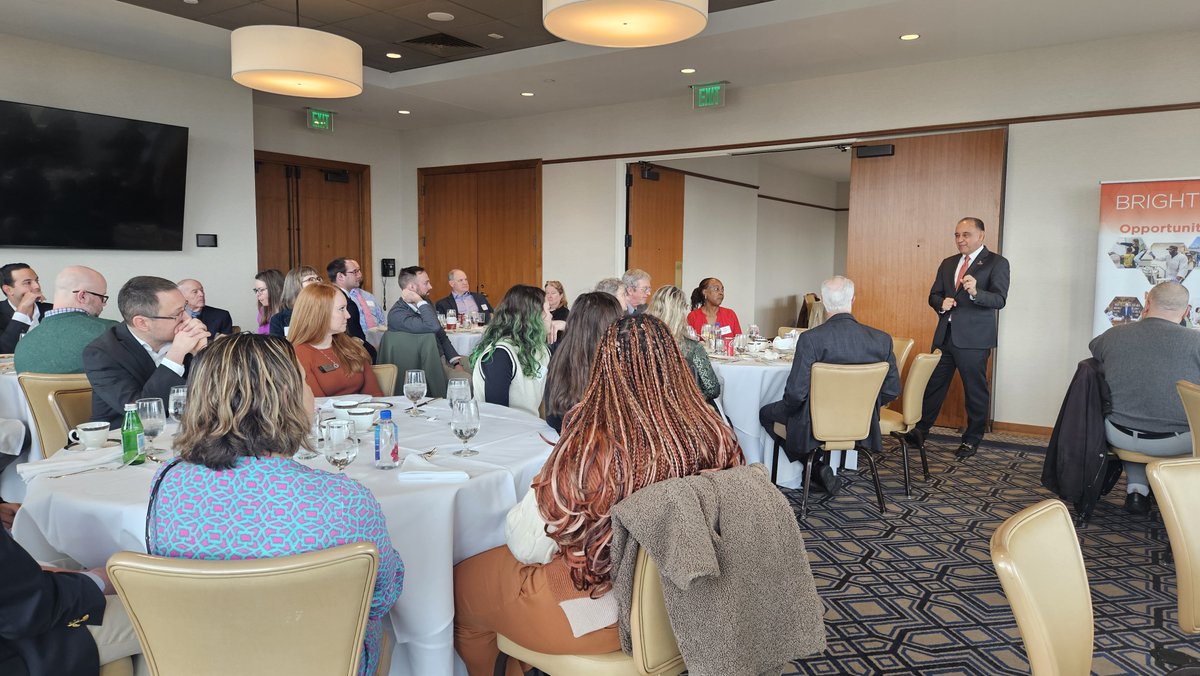KCollegeAlumni's tweet photo. We  appreciate our alumni and friends who attended our Detroit Regional  Alumni Lunch at the DAC with President Gonzalez! We look forward to  seeing you at another event soon. #HornetPride https://t.co/PHdv2sUJMA