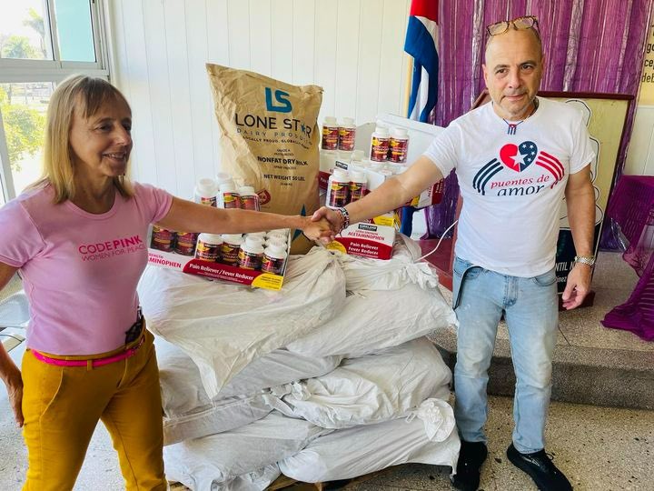 Thanks for this donation of more than 1500 pounds of powdered milk and medicines to William Soler Pedriatic Hospital. BTW, this shows once again that grassroots movements from the US care for the people of #Cuba and condemn the blockade!