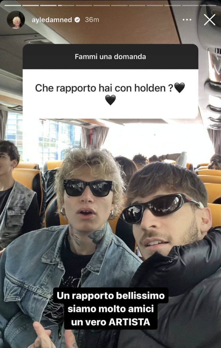 FlaviaGufetta's tweet image. In pullman seduti vicino come si conviene ai veri criminals delle gite scolastiche
#Ayle #Holden