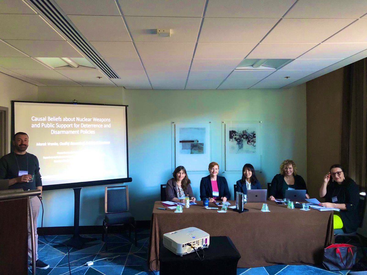 Presenting our work w/ @mVranka & @OndrejRosendorf on causal beliefs about nuclear weapons at a terrific @isanet panel featuring @RDavisGibbons @fgiovannini123 @PSinovets @jiyoung_ko @rbkpulln