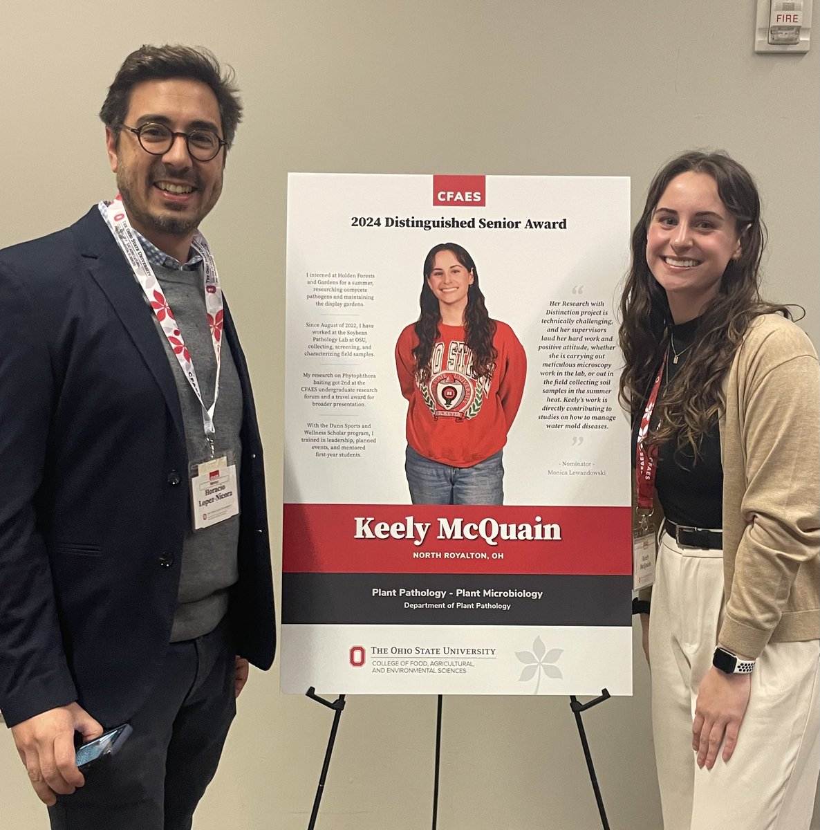 Congrats to @keelymcquain CFAES Distinguished Senior, Plant Pathology major! LtoR: Horacio Lopez-Nicora, Keely McQuain, @MMLewandowski52 & Pierce Paul. Keely did undergrad research w/Dr Lopez-Nicora in soybean pathology and was recognized at CFAES ceremony on April 4🌟