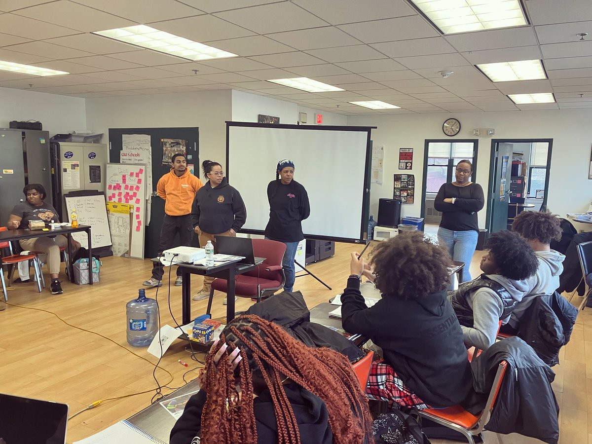 Thank you so much to @BldgPathways for stopping by our Teens Lead @ Work program last month to talk! In an increasingly hostile political climate, these programs, which introduce young workers to well-paying jobs in the union building trades, are more important than ever.