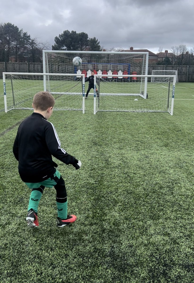 Another 2 days on half term holiday course sponsored by @NWRHygiene ⚽️Shooting Technique ⚽️Skill Challenges 🥅 4v4/5v5 😀Lots of fun We still have space on our outfield and Gk courses next week NEA ➡️ newcastleeliteacademy.co.uk/product/easter… ONE GLOVE ➡️ onegloveacademy.com/product/easter…