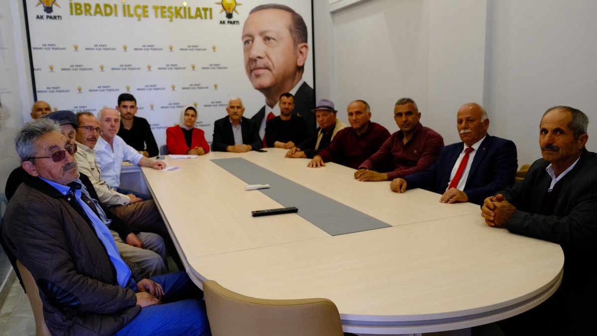 ak_ibrad's tweet photo. Haftalık olağan ilçe yönetim kurulu toplantımızı Belediye Başkanımız Hatice Sekmen ile gerçekleştirdik hayırlara vesile olsun inşAllah..
@alicetin_07 @ozturkemredadas @Hatice_Sekmen07 https://t.co/7HG6E6Je3A