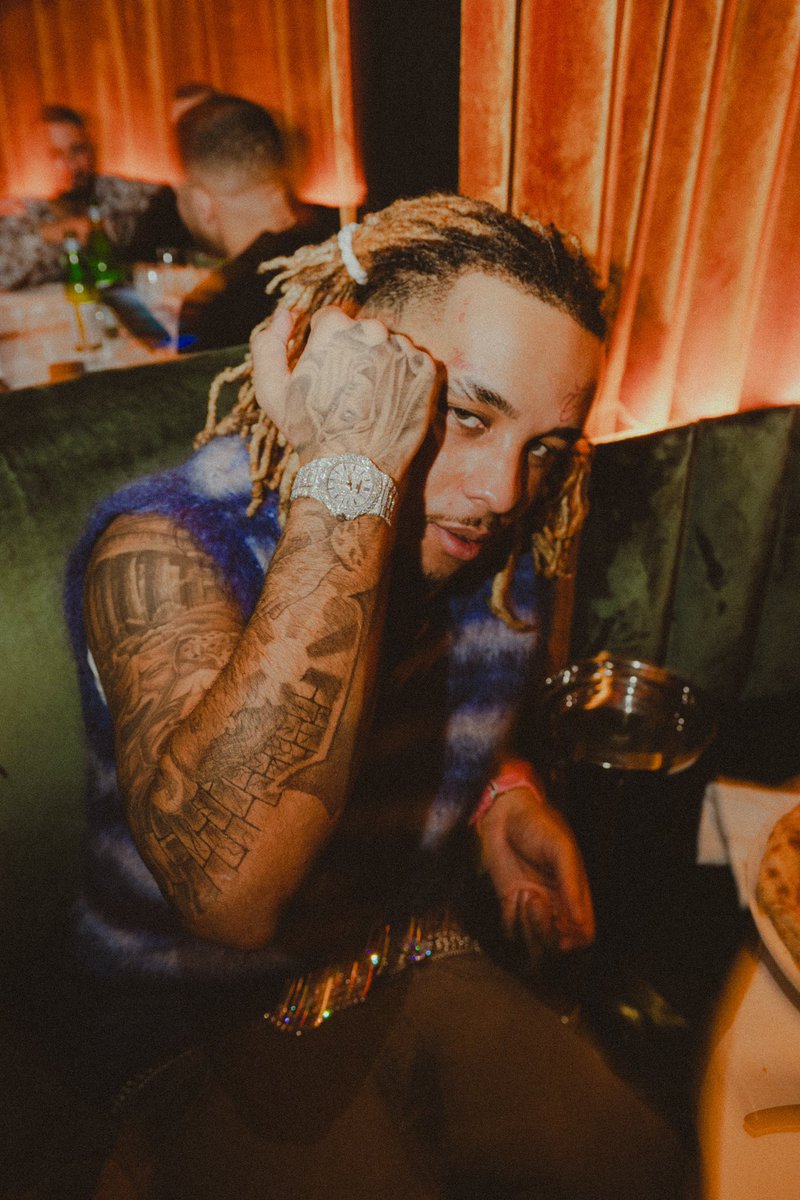 Le jour ou Zola a tenu tête à PNL 🪐

[THREAD] 

📸 <a href="/loubet_/">L’ami Loubet</a>