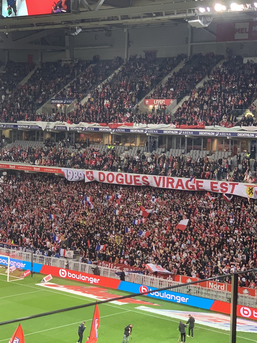 namekoisvnr's tweet image. J’vous garanti que les drapeaux sont pas là aux autres matchs bande d’enfants de catins