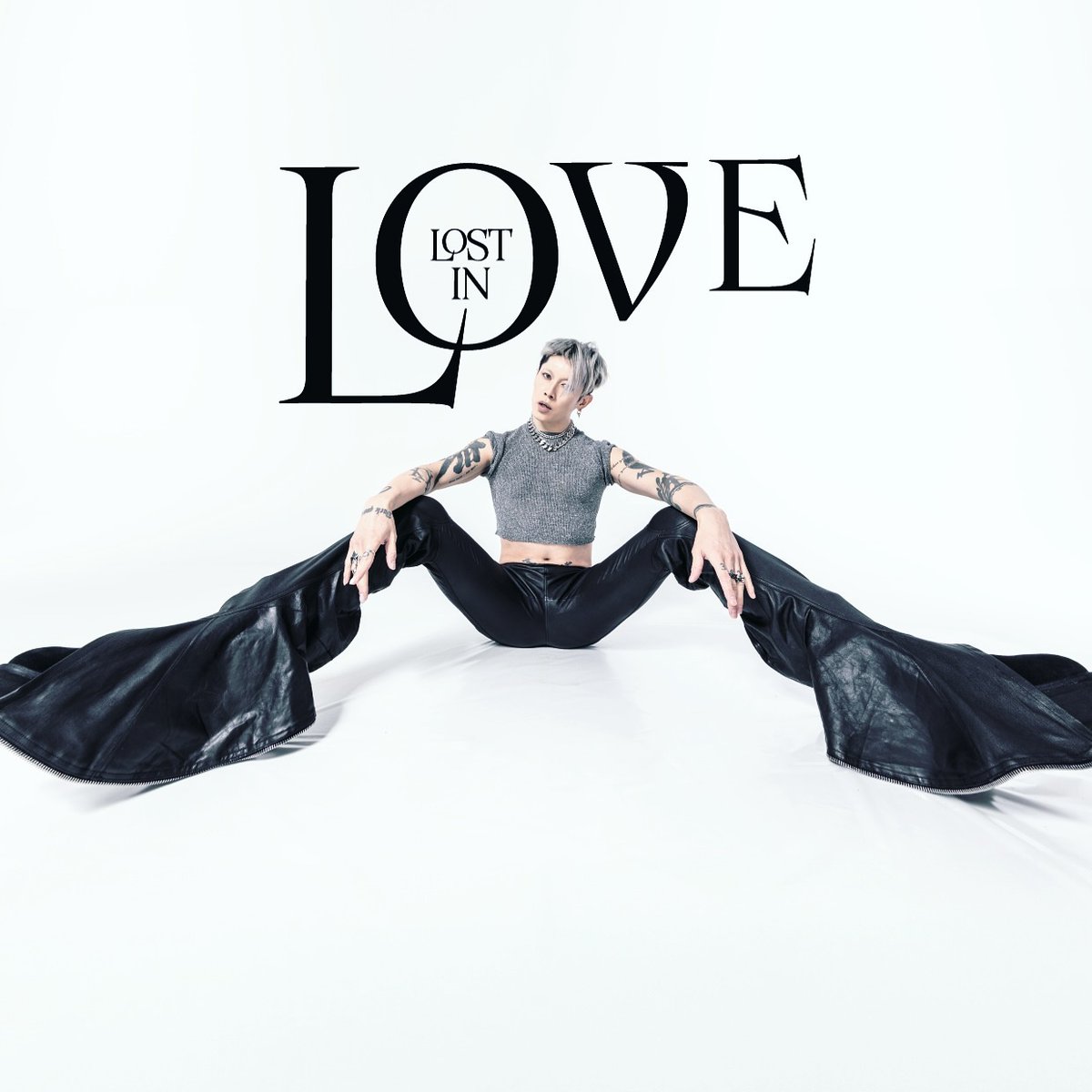 Miyavi_Brasil's tweet photo. MIYAVI tem promovido seu mais novo single LOST IN LOVE, porém sem lançamentos digitais ainda! O hit foi lançado no Japão, apenas em álbuns físicos. O que acham da estratégia de milhões? https://t.co/V3ZOvVTVsx