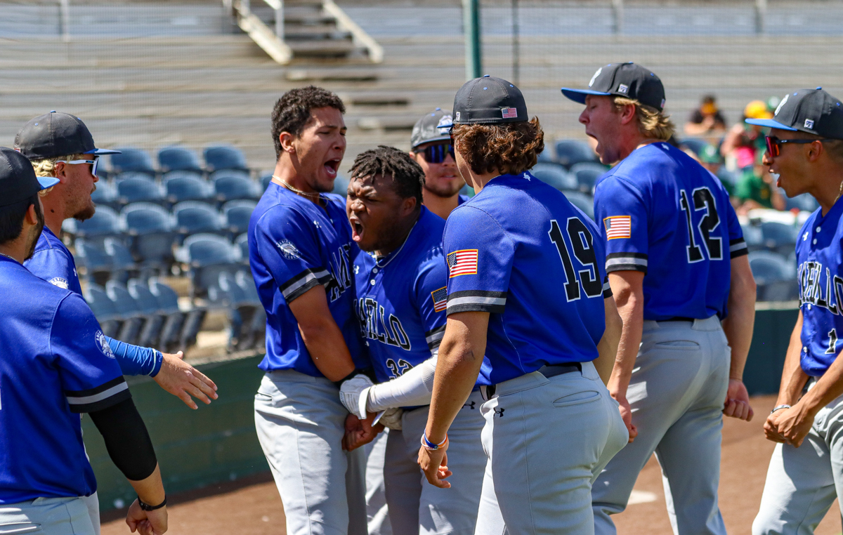 Career homer No. 29 for Sydney Ward!

The sophomore outfielder hit his 8th homer of the 2024 season during the Badgers six-run fourth inning against Midland College in game one.