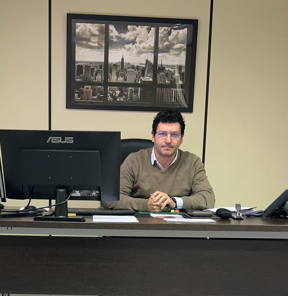 Extrefor tweet media