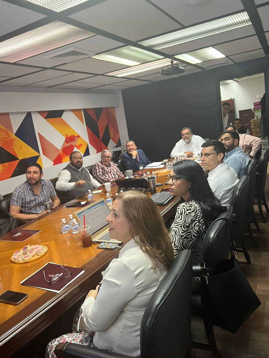 Celebramos una reunión con Emiliano Calderón, Coordinador de Estrategia Digital del @GobiernoMX y David Pantoja, director de la @CFEMx, para comentar los avances que el programa Internet para Todos y la accesibilidad de esta herramienta en Sinaloa.