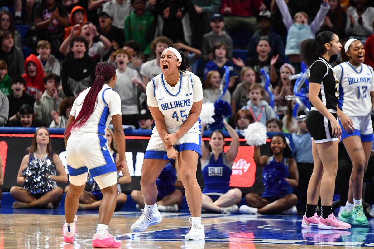 Join fellow Billiken fans for a pregame party tomorrow before @saintlouisWBB takes on Minnesota for the WNIT championship! 🏆 Get your tickets now ➡️ alumni.slu.edu/s/1264/17/inte…