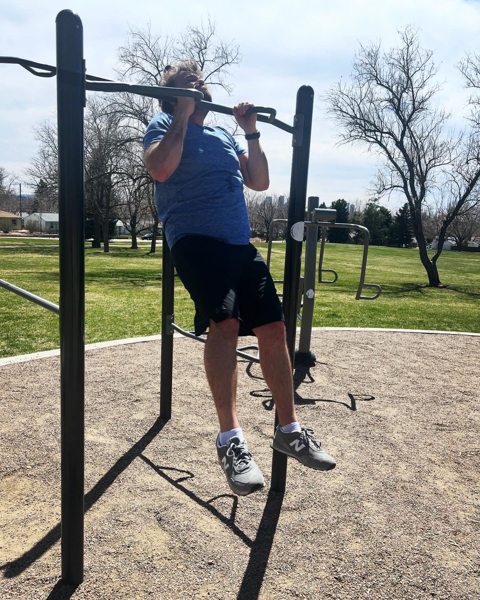 Outdoor workout 😎💪👌👍☑️🤮

Why wouldn’t you want to do chin ups outside on this beautiful Denver day!?!? 

Come Train hard!!
.
.
.
#adamharrisfitness #denverfitness #denverfitfam #chinups #calisthenics #Coloradical #fitnessmotivation 
@joelmwarner