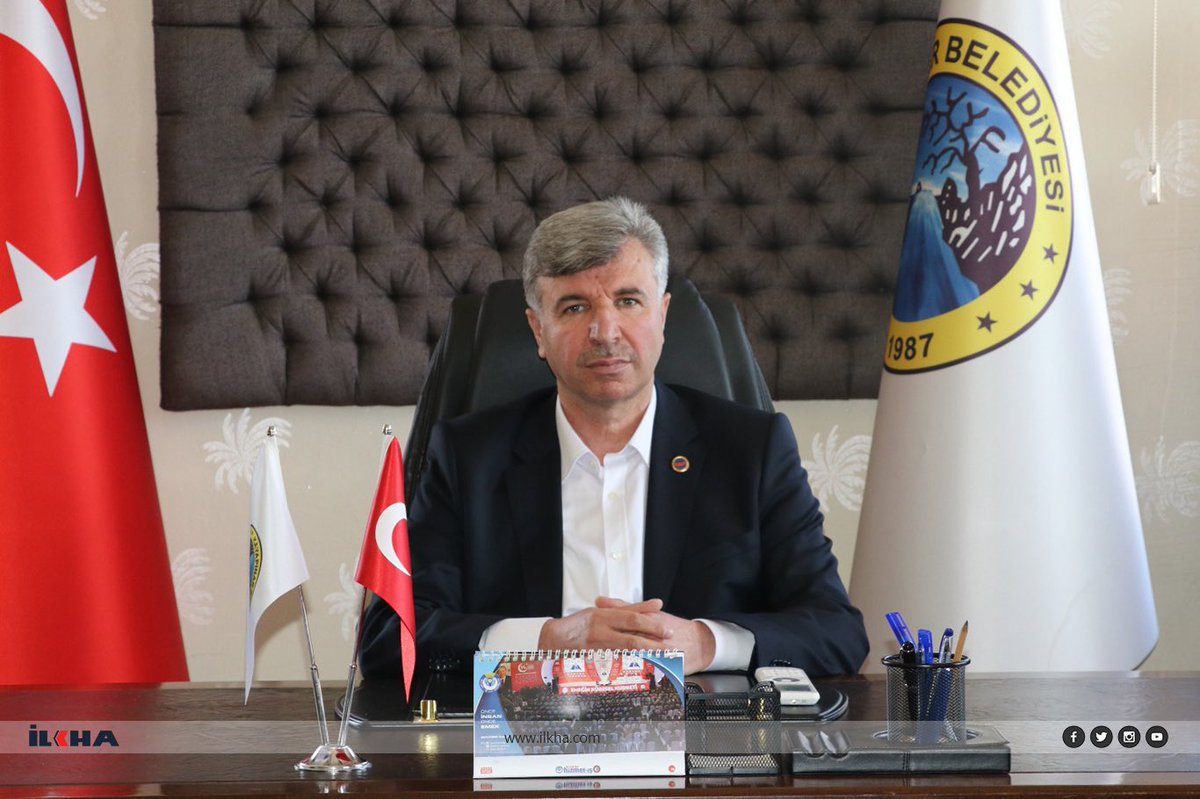 HurEkip's tweet photo. Tebrik Edilen Bir Davranış 👏👏👏

Halkın yoğun teveccühüyle bir kez daha belediye başkanı seçilen HÜDA PAR'ın Gercüş Kayapınar Belde Belediye Başkanı Samir Özhan, Gazze'ye 500 bin lira hibe ettiklerini söyledi ve belediyeyi Gazze'deki belediyeyle kardeş belediye ilan ettiklerini ekledi.
#KudüsGünü 
#KadirGecesi 
https://t.co/f38p8V01rv