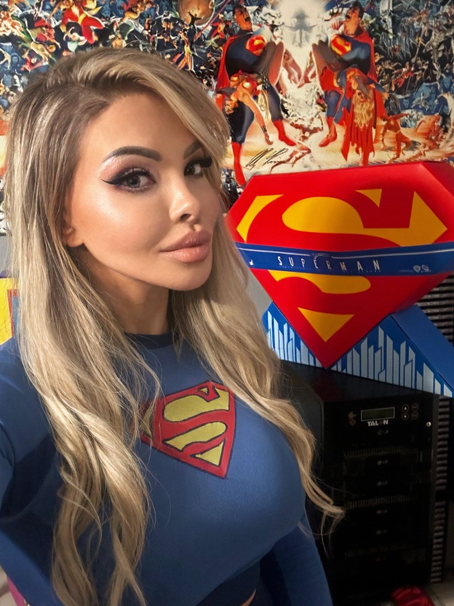 RealNMarkova's tweet photo. The more super power the better! 💪😁💅 https://t.co/7eDGzJRQNb