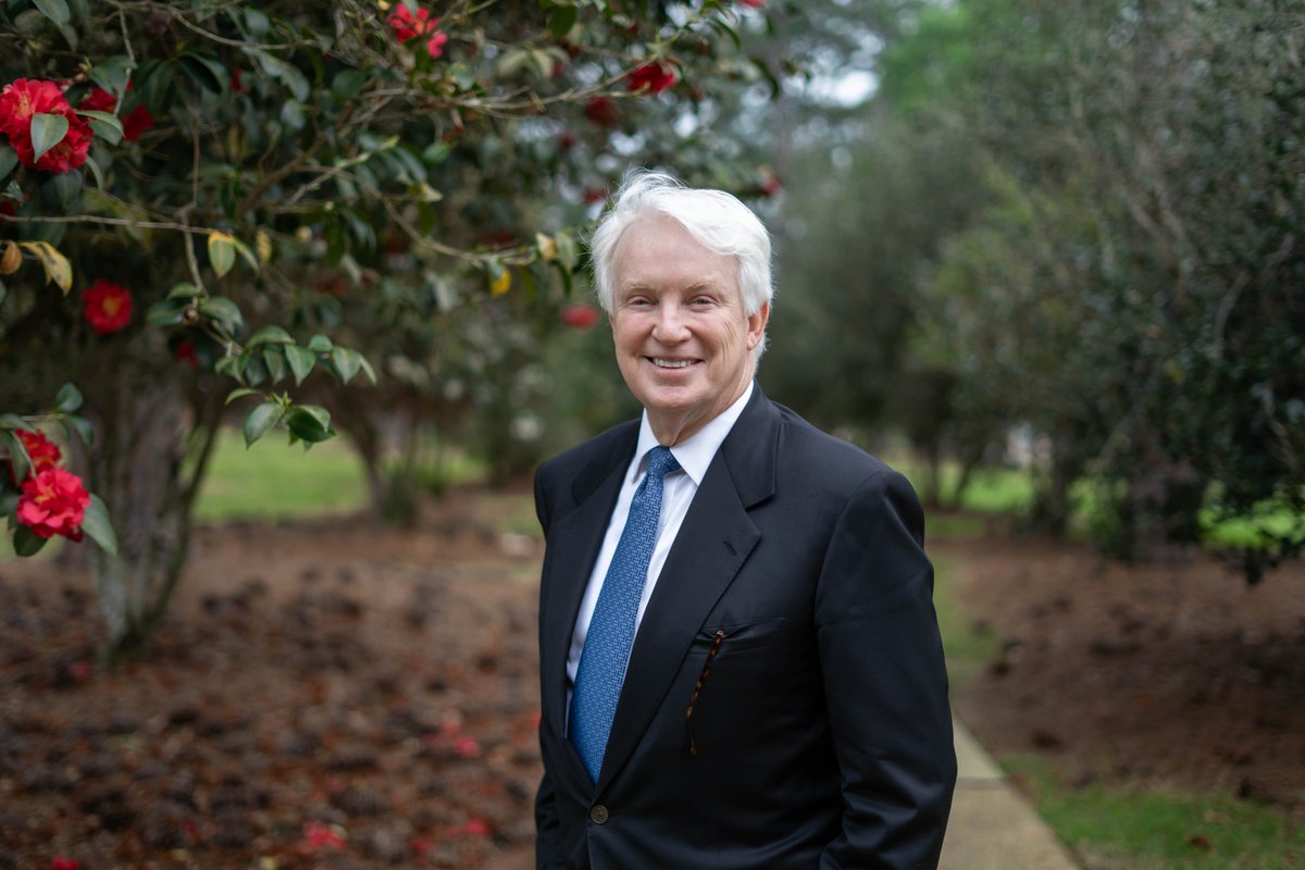 Dr. Michael Chambers, associate vice president for research and economic development at the University of South Alabama, has been named chief economic development officer. Learn More: southalabama.edu/departments/pu…