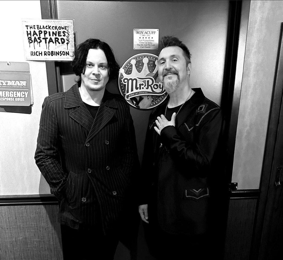 Had a lovely hang w #jackwhite at #theblackcrowes opening night #thegrandoldopry #oliviajean had a great set too! How do I even thank this guy for telling the world about #the500lbsrecord #thirdmanrecords #jackwhiteofficial