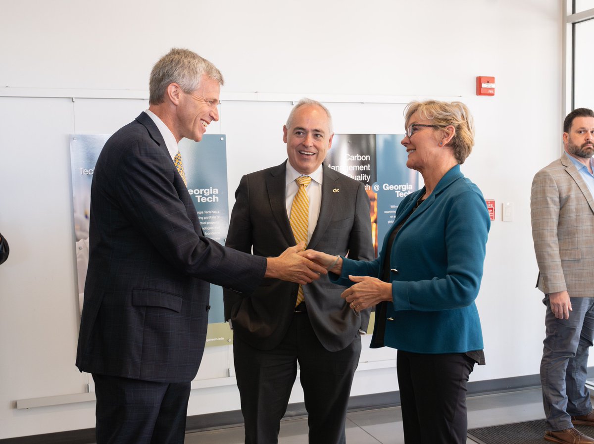 @SecGranholm @GeorgiaTech Always fun when the Secretary of Energy makes a special trip to campus to announce a new @GeorgiaTech award! Appreciate @SecGranholm and @ENERGY for enabling this innovative energy partnership with City of Atlanta, Decatur, and Savannah. @CabreraAngel