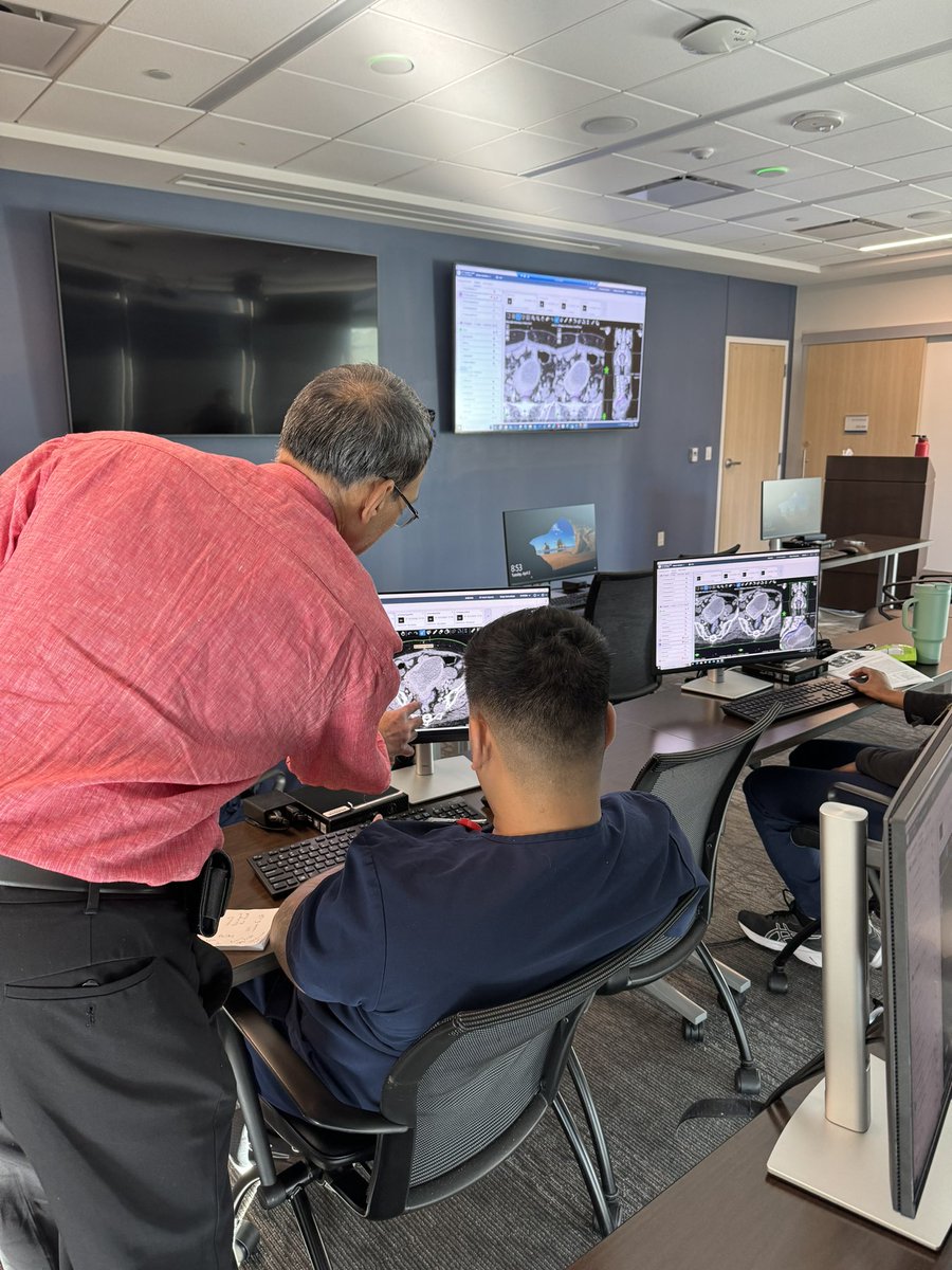 Mastering GYN AdaptiveRT: Our therapists have been doing amazing job in ART contour. This week, we had an advanced GYN contour class. Thank Dr. @GynRadonc for teaching; Drs. Sean Domal and @DaveParsonsPhD for setting up practice cases in Ethos. Go Team @UTSW_RadOnc @VarianMedSys