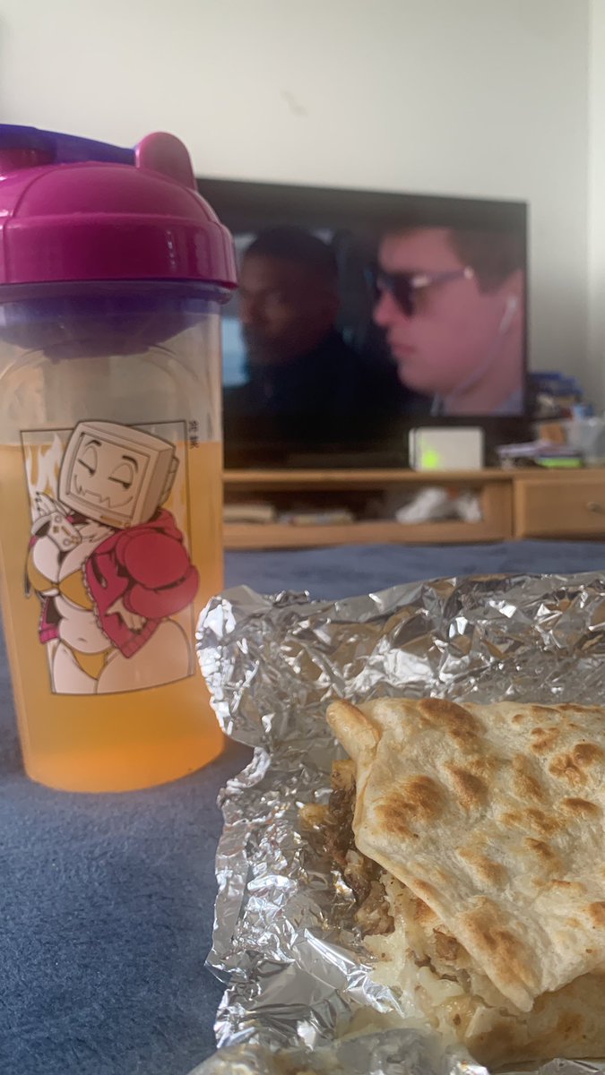 Fine dining with the <a href="/Pyrocynical/">Pyrocynical</a> <a href="/GamerSupps/">Gamer Supps®</a> peach drinkkkk
(God I love baby driver)