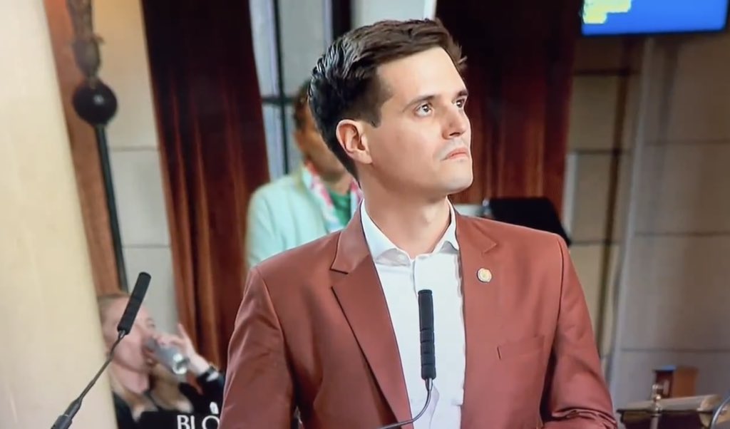 LizzleBeck's tweet photo. @NebraskaMegan is seriously a whole mood and we are not worthy. Also, my love for @JohnforNE knows no bounds. #NEleg #LB575 https://t.co/0p0Ce47HqM