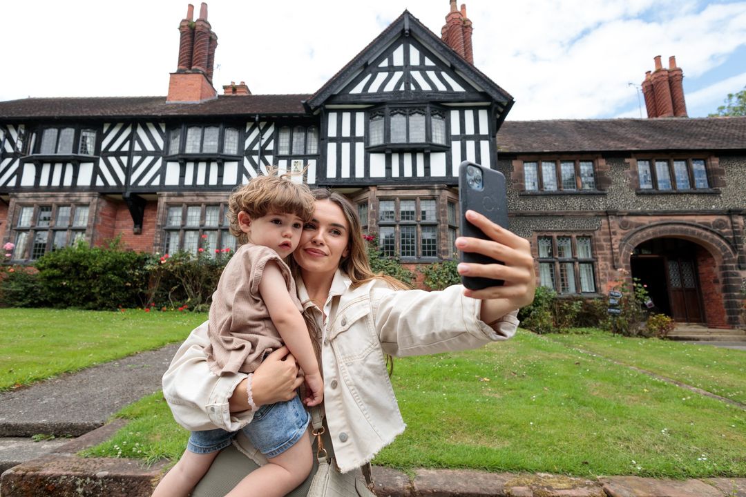 Make the most of the Easter holidays with a family day out in Port Sunlight. ☀️ From history adventures at Port Sunlight Museum & Worker's Cottage to springtime fun in the beautiful parks and gardens, there's plenty to do in this special village: bit.ly/PSFamilyFun