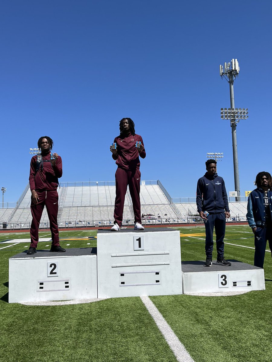 🚨DUAL DISTRICT CHAMPION🚨Proud to say I have won both my events helping my team achieve the District Championship by over 60 points‼️ All glory to God. 
🏅- High Jump 
🏅- Triple Jump 
—
#agtg #classof2025 #highjump #triplejump #trackandfield