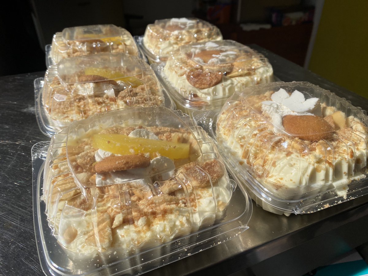 Fresh Batches of pineapple &amp; banana pudding available today 
HudsonAndAlphonse.com open til 9pm