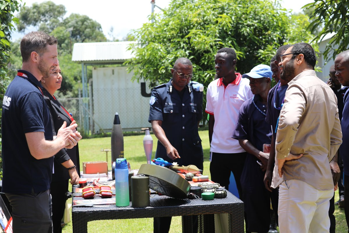 UNMAS's tweet image. On #IMAD2024, UNMAS Mobile Training Team (MTT) provided an enlightening display at RSCE, Entebbe to highlight the perils of explosive ordnance. MTT put their UN colleagues through their paces on mine awareness with a Visual Recognition Lane (VRL). 
#Mineaction #ProtectAndBuild