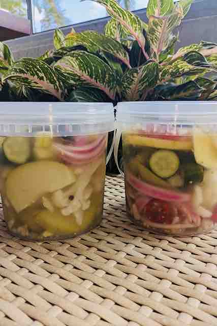 Please welcome new Pearlridge vendor Ohana Pickles! Kylee and Chen are offering freshly pickled fruits & veggies like green papaya, chayote, cauliflower, daikon and more! Find them at our Saturday Pearlridge market from 8-12 in the old Sears lot!