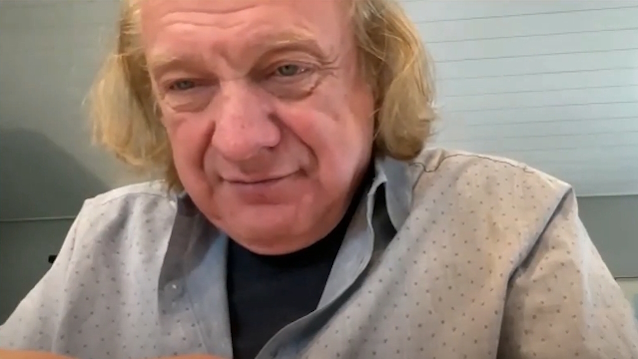 LOU GRAMM Says He Hasn't Heard From MICK JONES Since 2013, Despite Having Performed Together In 2017 And 2018 blabbermouth.net/news/lou-gramm…