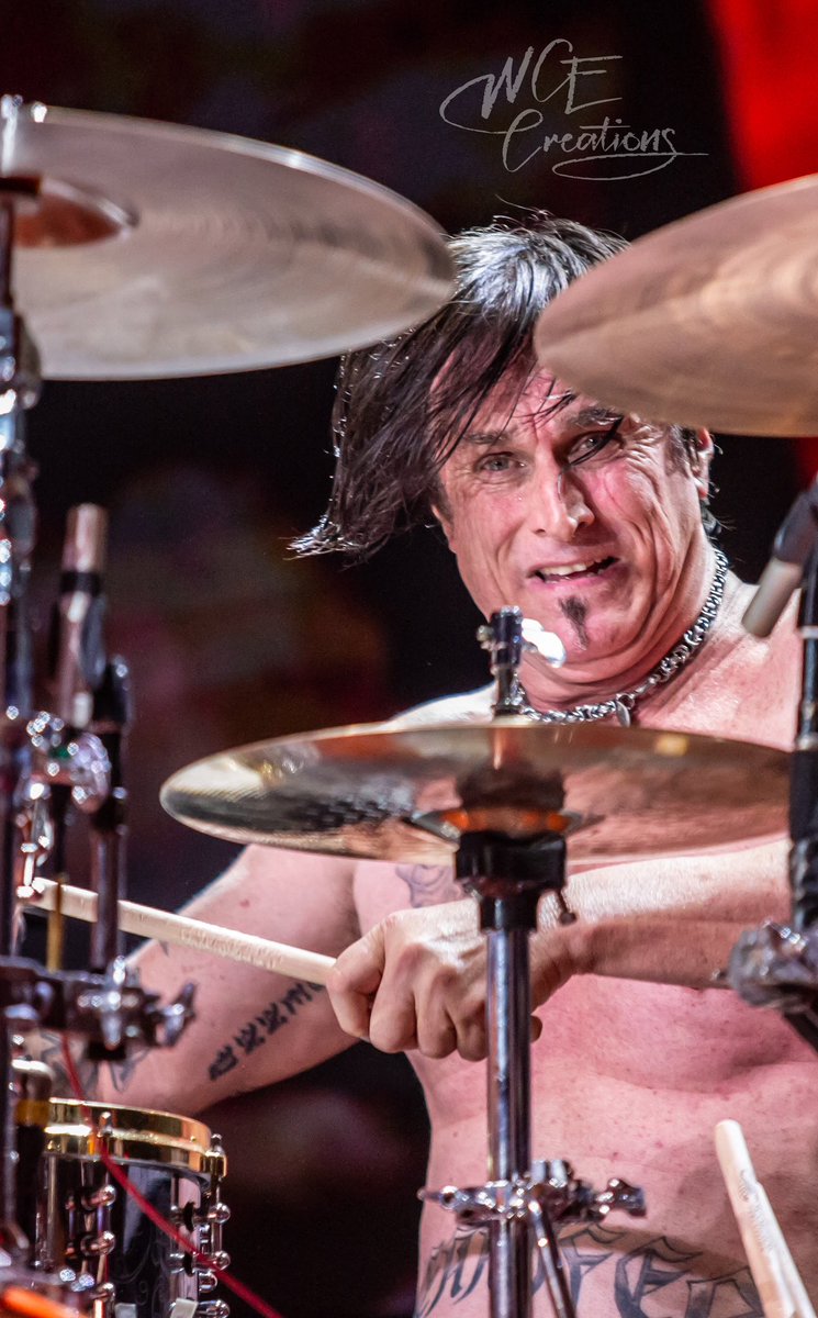 Always love me some drummer eye contact shots! 🙌
Mr. Chris Worley on the drum kit with @OfficialJACKYL 
#jackyl #chrisworley #drummer #eyecontact  #myphoto #wcecreations #wordscantexplain #concertphotography #livemusic #rocknroll #gigphotography #bandphotography
