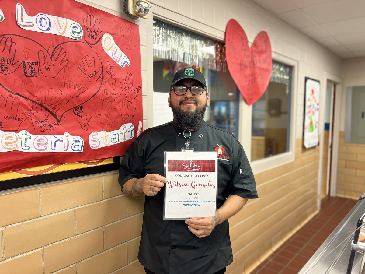 Let's give a round of applause to Cafe Manager Wilson Gonzalez, recognized as a finalist for @AustinISD Food Service Staff of the Year! Wilson is a well-respected leader and member of the @mathews360 and @CasisElementary Elementary School families! #AISDProud #AISDSalute
