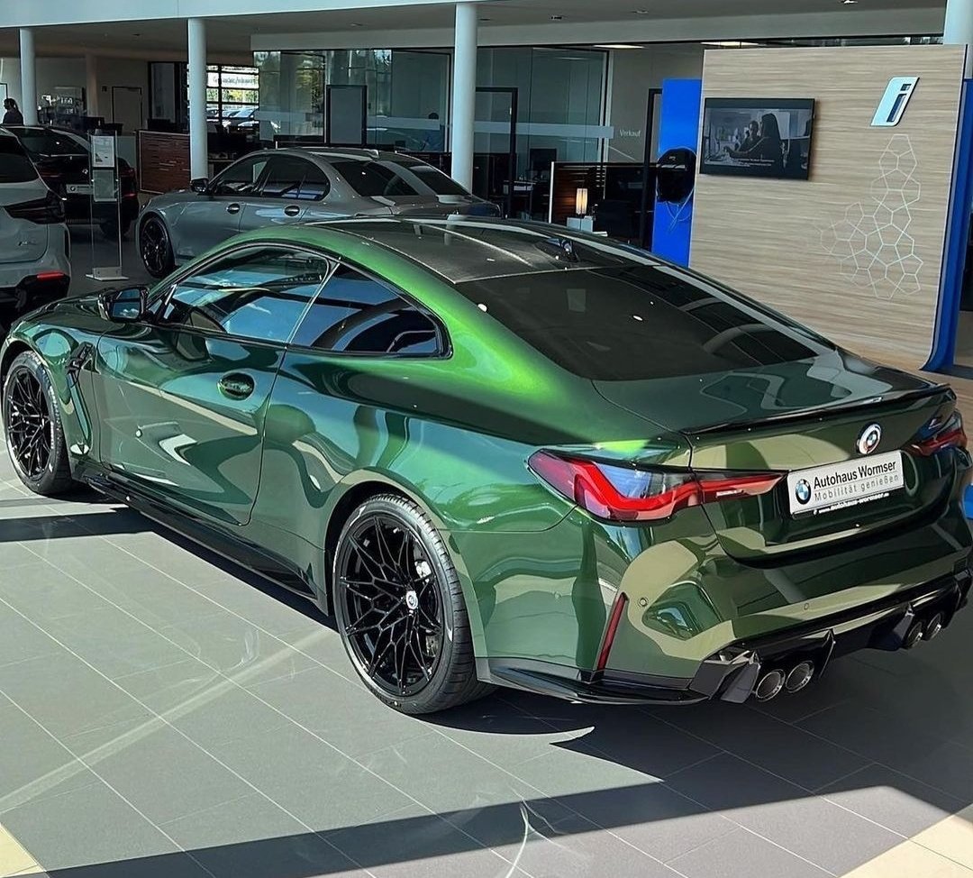 WorldWideCarsTM's tweet photo. BMW M4 spec'd in Verde Ermes https://t.co/pgeVb3J72w