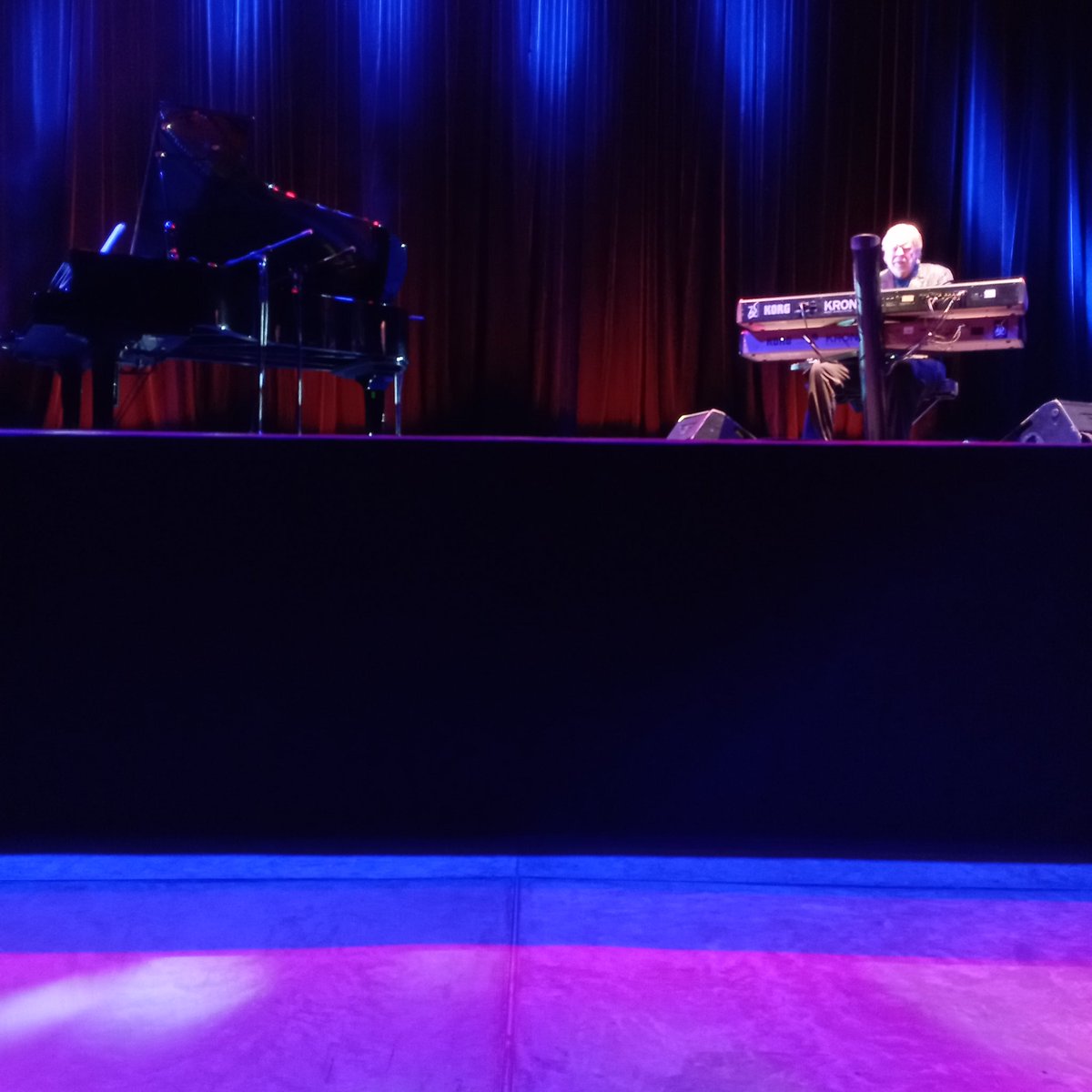 memowakeman's tweet image. #ConcertReport 
Rick Wakeman (@GrumpyOldRick) at Mexico City.

A very special night, to see him performing in #CDMX was not a fantasy anymore. 🖤

Ready my review here: bit.ly/RWCdmx

#TheRocktologist #RickWakeman #KeyboardWizard