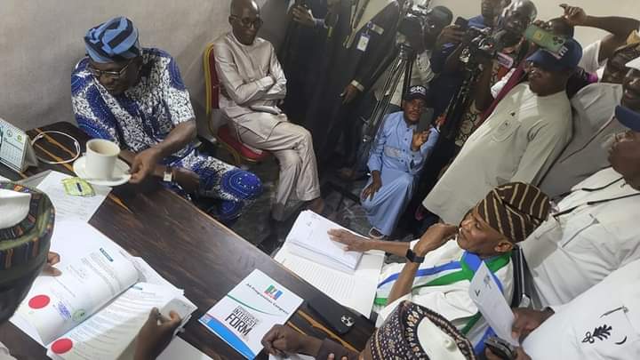 Chief Olusola Oke SAN storms APC National Secretariat Abuja Submit his Nomination, Expression of interest forms