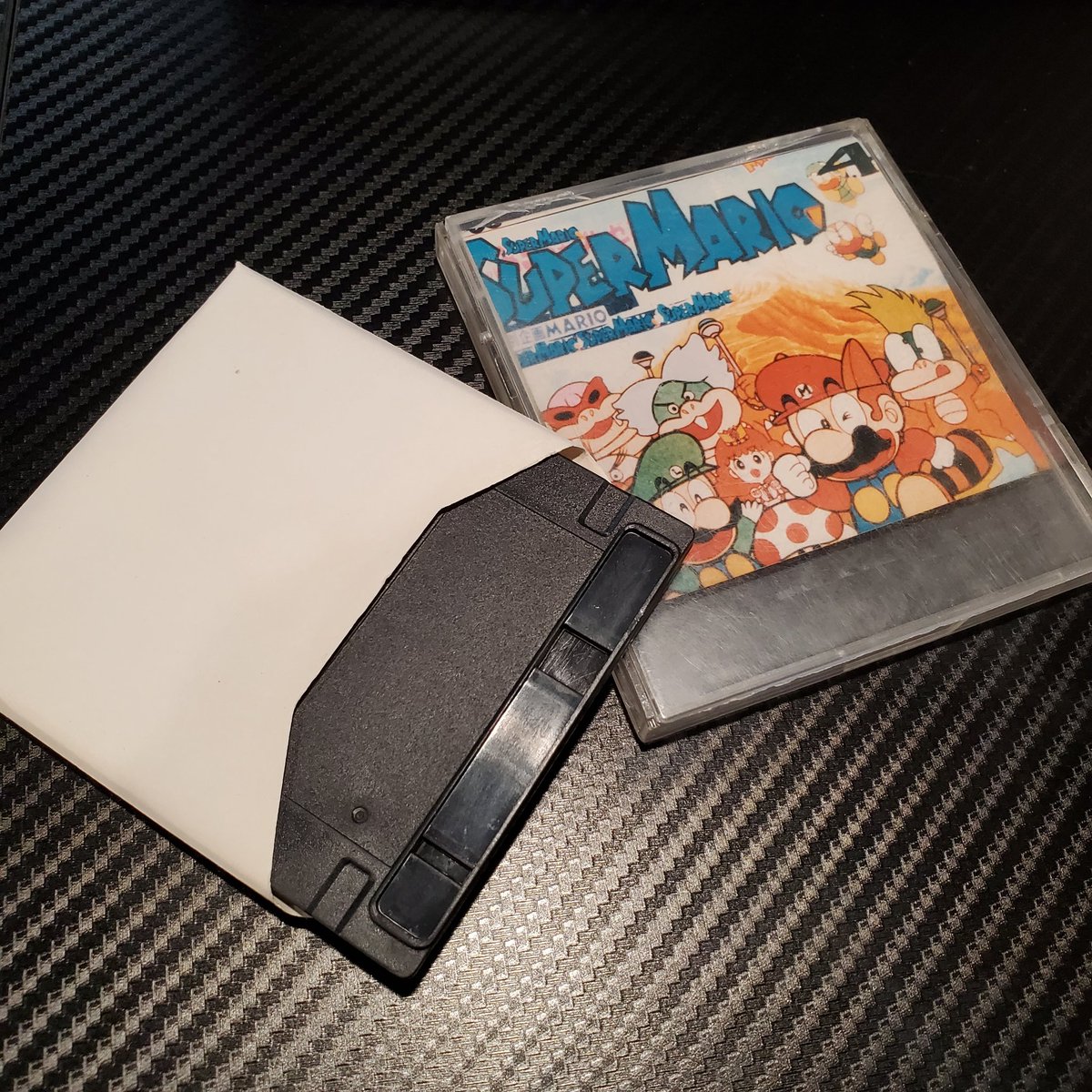 Can anyone identify this bootleg? What is this??? It's for the Famicom Disk System.