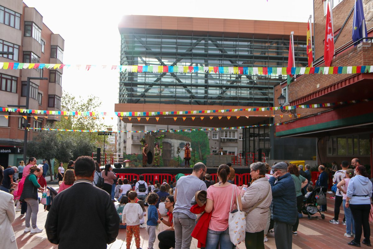 Por unas fiestas de Santo Domingo y San Dominguín para todos los vecinos y vecinas de #Alcorcón, para la niña y para la abuela 💛 ¡A disfrutar estos días de nuestra ciudad en compañía de nuestra comunidad!