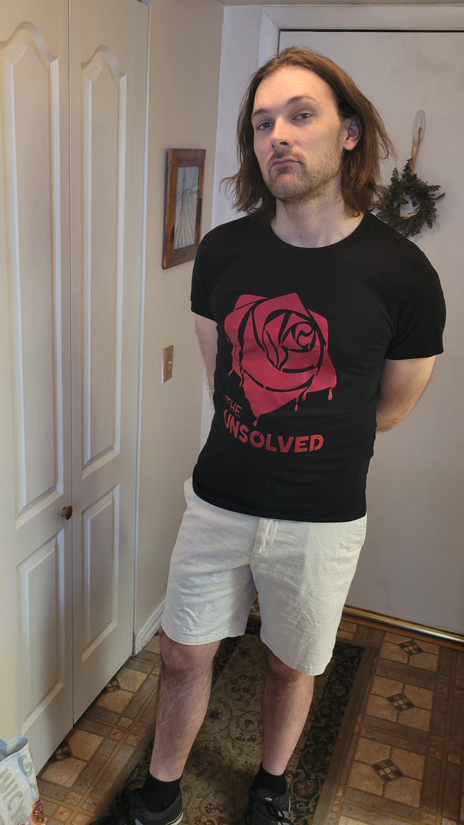 ryanmixsmith's tweet photo. Rocking the new The Unsolved T. Drip(ing rose).
#drip #tshirt #bandshirt #music #musician #rock #rose #red https://t.co/kFdHMDIRZx