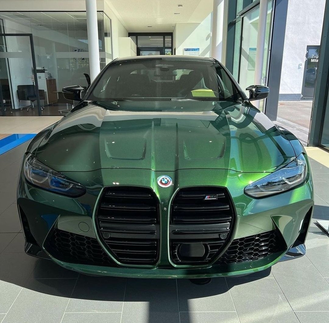 WorldWideCarsTM's tweet photo. BMW M4 spec'd in Verde Ermes https://t.co/pgeVb3J72w