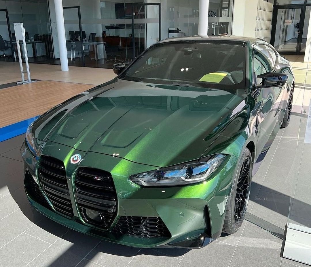 WorldWideCarsTM's tweet photo. BMW M4 spec'd in Verde Ermes https://t.co/pgeVb3J72w