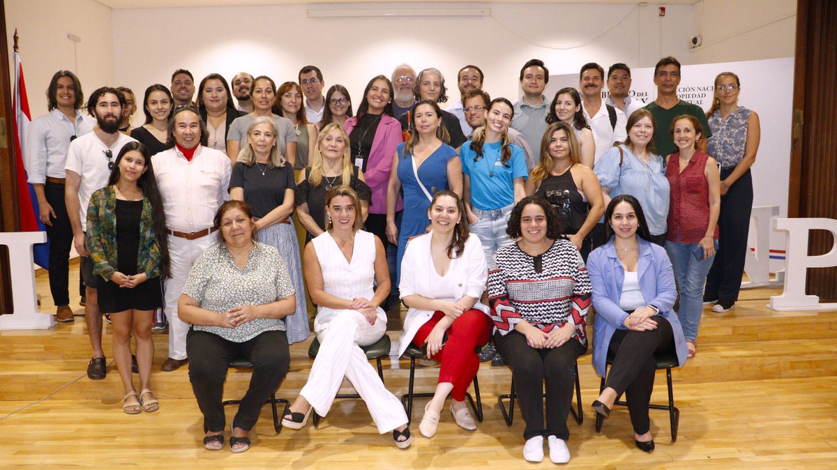 Esta semana, presentamos el taller de “Cómo participar exitosamente en una #rueda de #negocios”, a los seleccionados que representaran al Paraguay en el #MICSUR 2024 en Santiago de Chile, el evento más relevante para la promoción de las #industrias #culturales