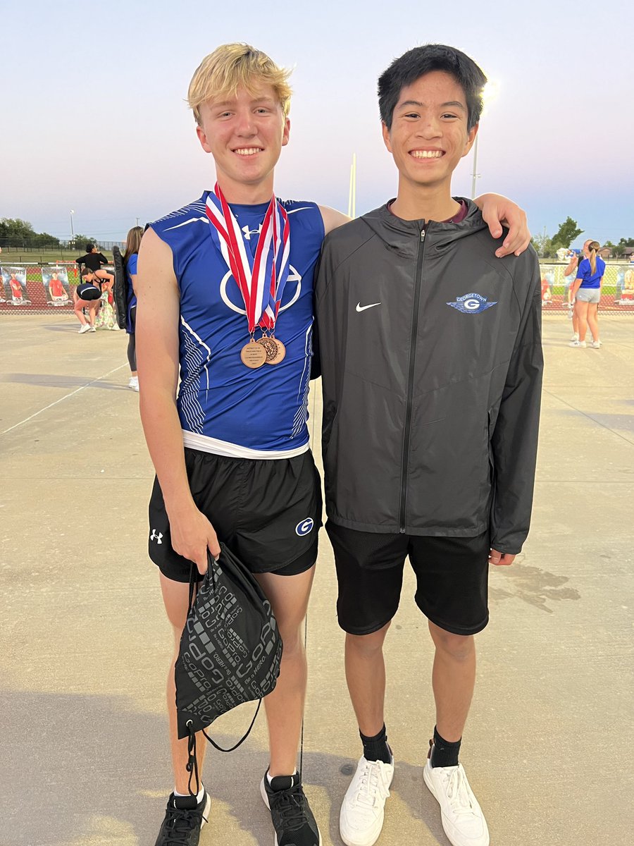Dana Willard (@danawillard) on Twitter photo Cool to see how these two have grown in one year, from freshmen to sophomores 😃😃. Great job Owen and Asher! Keep hurdling away! <a href="/GtownTrack/">GeorgetownTrack</a> Cool to see how these two have grown in one year, from freshmen to sophomores 😃😃. Great job Owen and Asher! Keep hurdling away! <a href="/GtownTrack/">GeorgetownTrack</a>