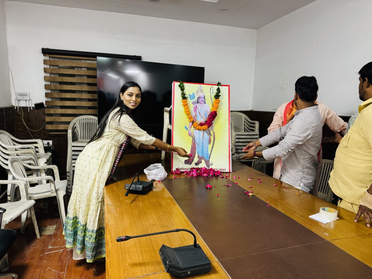 Dminjmishra's tweet photo. आज भाजपा दिल्ली प्रदेश कार्यालय  में अनुसूचित जनजाति मोर्चा की आगामी लोकसभा चुनाव 2024 हेतु बैठक ली।

इस बैठक में आगामी कार्यक्रमों एवं बहुत से महत्वपूर्ण बिंदुओं पर विस्तार में चर्चा की।

इस बैठक में सभी जिला अध्यक्ष उपस्थित रहे।

#AbkiBaar400Paar 
#PhirEkBaarModiSarkar https://t.co/lFXRLAFcd4