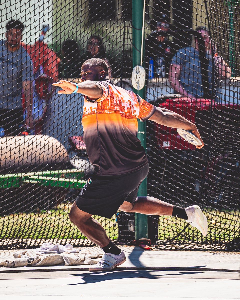 CanesTrack's tweet photo. That’s ANOTHER Miami W! This time it’s Milton Ingraham in the discus 💪🥇

Milton finishes with 59.10m (193 feet, 11 inches) 👏 https://t.co/PUH02QpZDV