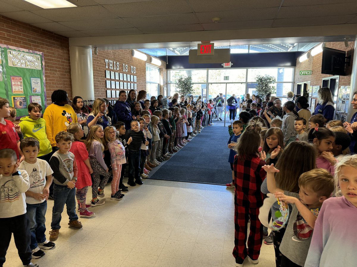 WoertherElem's tweet photo. Big cheers to our incredible WOE Special Olympics athletes!! Your commitment and resilience continue to inspire us daily. We’re immensely proud of each and every one of you! @WoertherPTO #WeAreRockwood #WoertherWings https://t.co/7fz3zSq9Vl