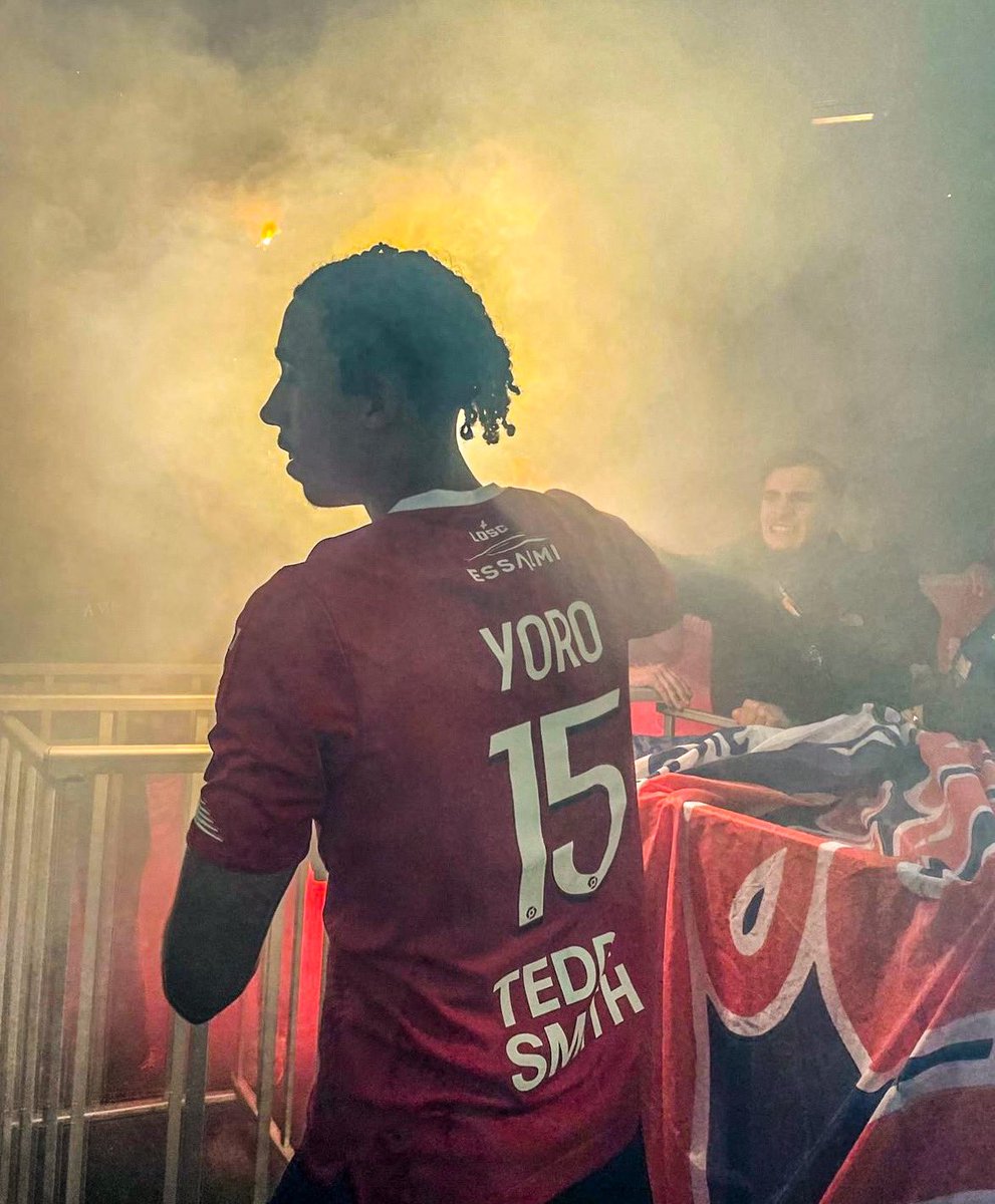 theMadridZone's tweet photo. 🚨 Real Madrid believe that Leny Yoro is THE CB of the next 10 years. He's the chosen one. @jfelixdiaz #rmalive https://t.co/RZ5Xr58bAg