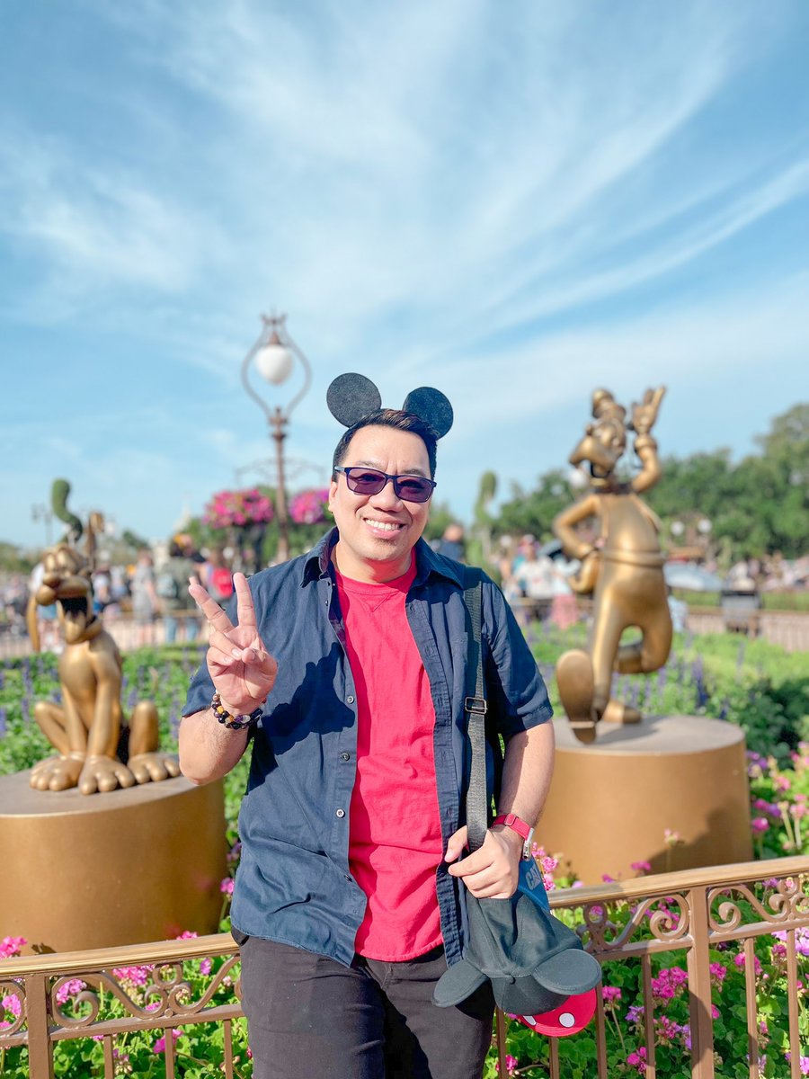 itsMeJayAlberto's tweet photo. “All our dreams can come true if we have the courage to pursue them.” — Walt Disney

#disney #disneyworld #disneyland  #disneygram #disneylife #disneyparks #disneylove #disneyfan #disneymagickingdom #mickeymouse #waltdisney #orlandoflorida #springbreak🌺🇺🇸#pinoyteacherinusa https://t.co/EbfqTJ07gx