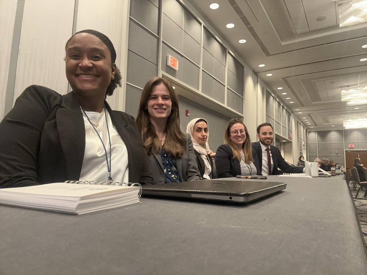Our seniors and chiefs, sponsored by our chair (@GWSurgChair ), had the opportunity to attend the American Surgical Association’s 144th Meeting this week! What a time! 🤓👩‍⚕️👨‍⚕️