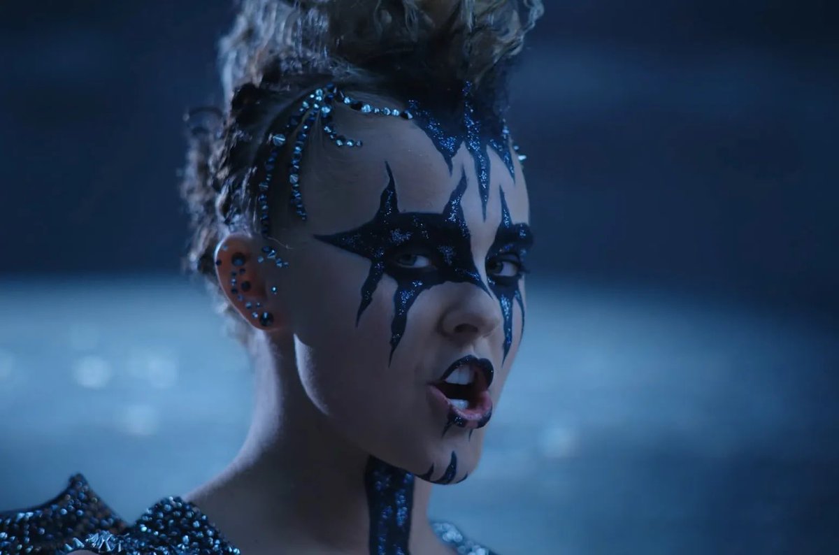 F0rbiddenSnacc's tweet photo. our (alt) culture is not your costume, tf you think you're doing 💀 https://t.co/VcGoZOu8Mc